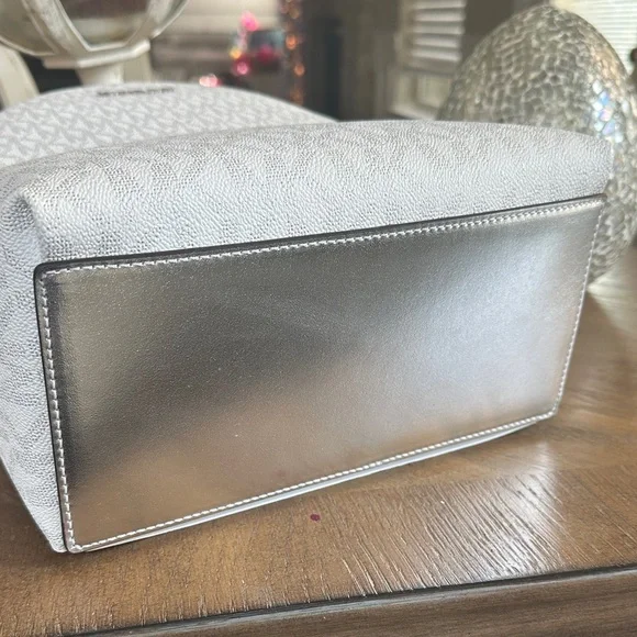 MICHAEL Michael Kors White Signature MK Dome Backpack - Picture 6 of 8